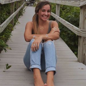 Meet your Posher, Nicole